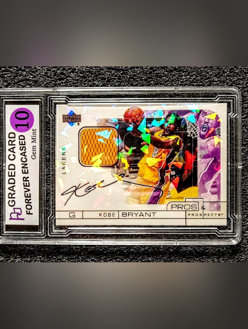 Kobe Bryant Los Angeles Lakers HOF Cracked Ice Autograph Basketball Card
